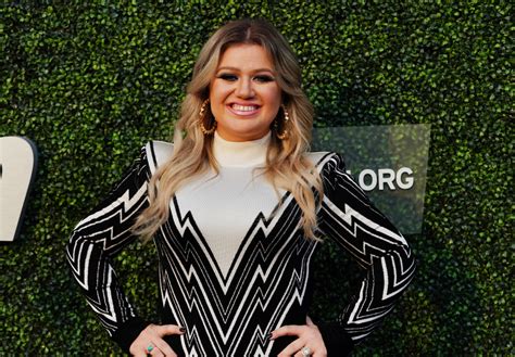 celebs with lipedema|kelly clarkson lipedema.